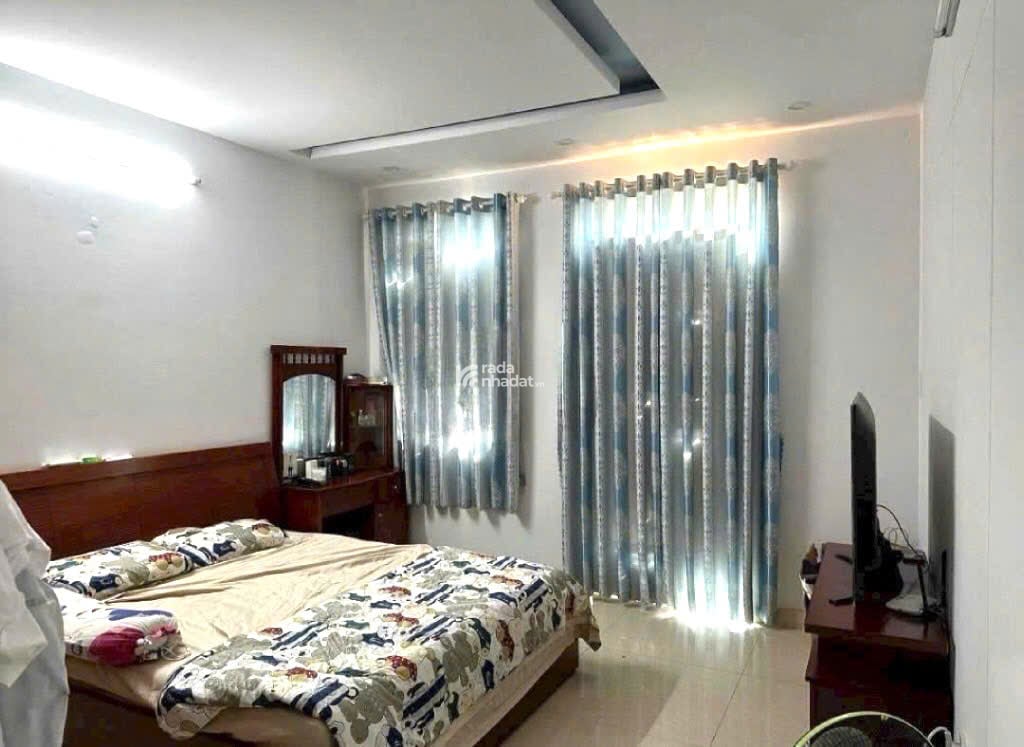NHÀ GẦN EON TÂN PHÚ  5 x 9  m2 2 TẦNG CHỈ 4 TỶ XÍU RẺ 
