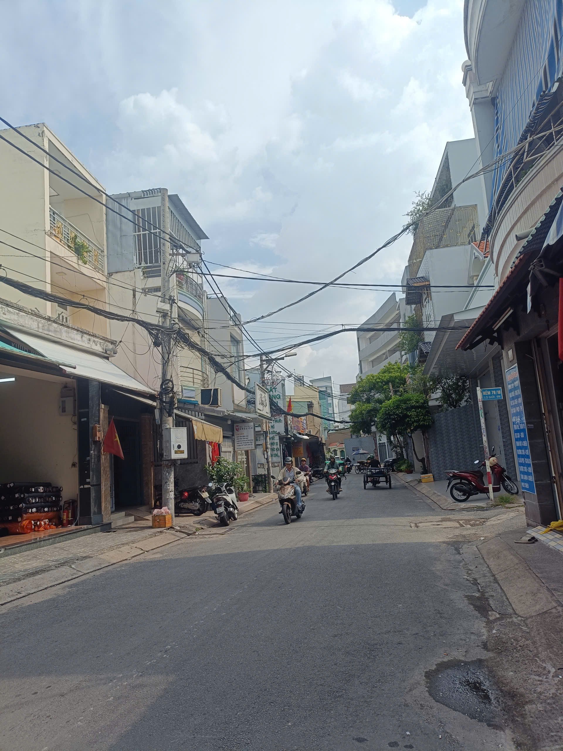 Bán nhà Hxh Vườn Lài. Q Tân Phú. DT: 4,6x9m. 2 Tầng. Giá : 6 Tỷ 