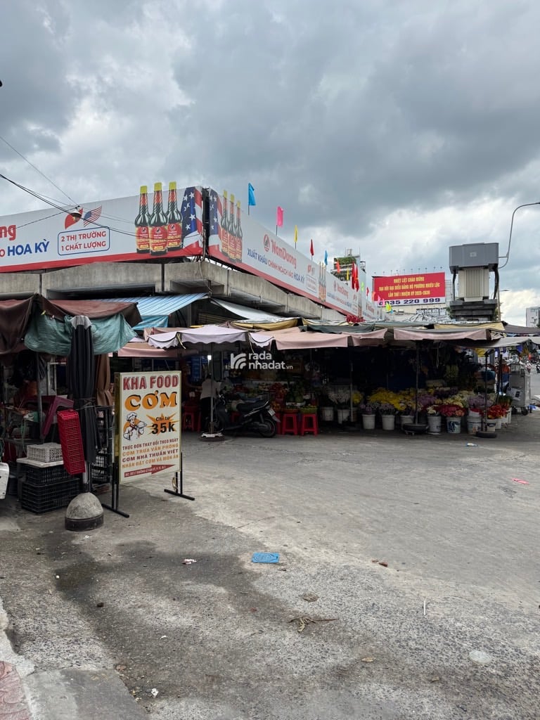 MT KINH DOANH NGAY CHỢ NGUYỄN VĂN TRỖI -  LÊ VĂN SỸ -P.13- Q.3- DT: 4.1*21M - 20 TỶ