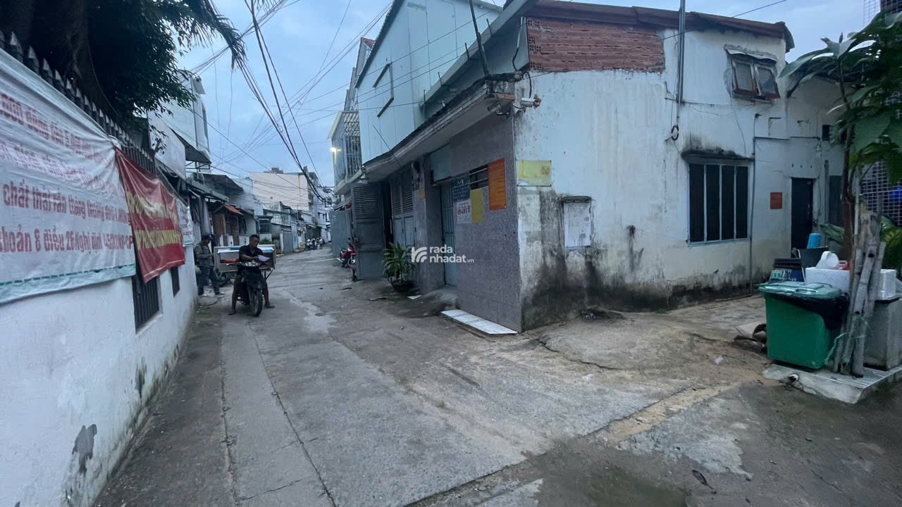 Bán Gấp Nhà Phố Hẻm Xe Hơi  Diện Tích Lớn Công Nhận Đủ 100m2 Thới An 11 Quận 12