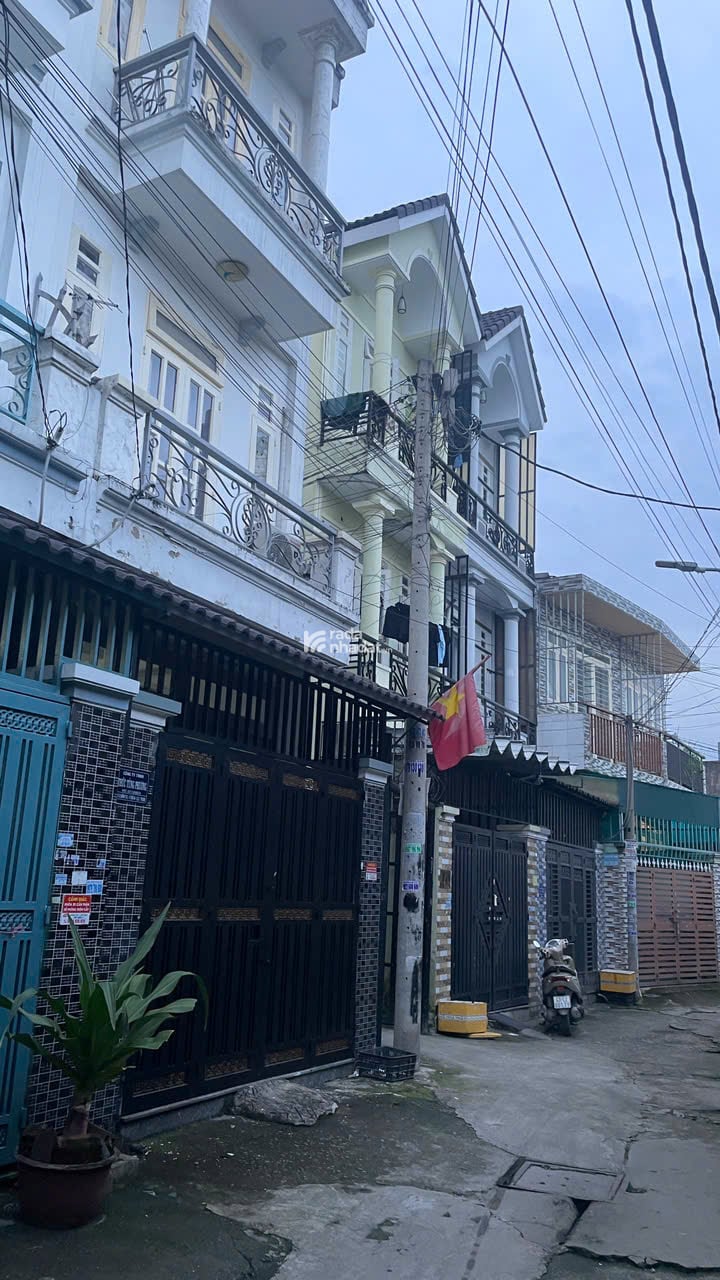 Bán Gấp Nhà Phố Hẻm Xe Hơi  Diện Tích Lớn Công Nhận Đủ 100m2 Thới An 11 Quận 12