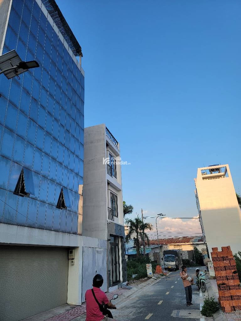 BÁN ĐẤT 83M2 4.7 TỶ HẺM XE HƠI 7M TÂY LÂN TÂN TẠO BÌNH TÂN