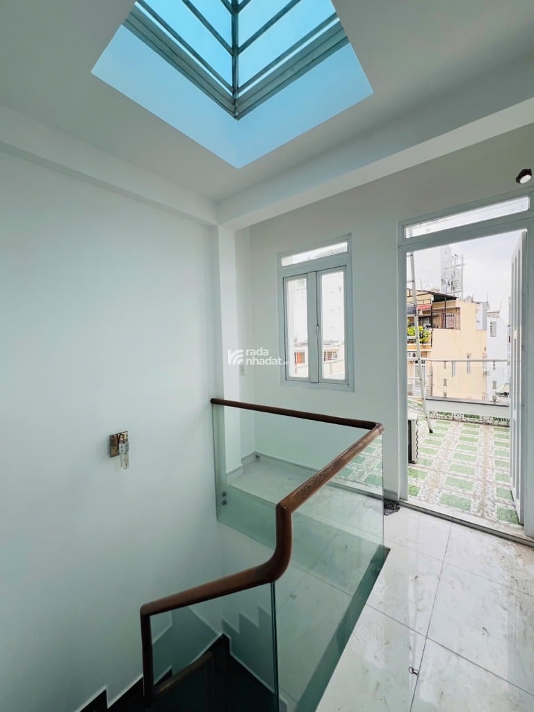 TRUNG TÂM QUẬN 10- HẺM 4M THÔNG THOÁNG- THÔNG TỨ TUNG - 5 TẦNG BTCT CHẮC CHẮN - 7PN 5WC - NHỈNH 7