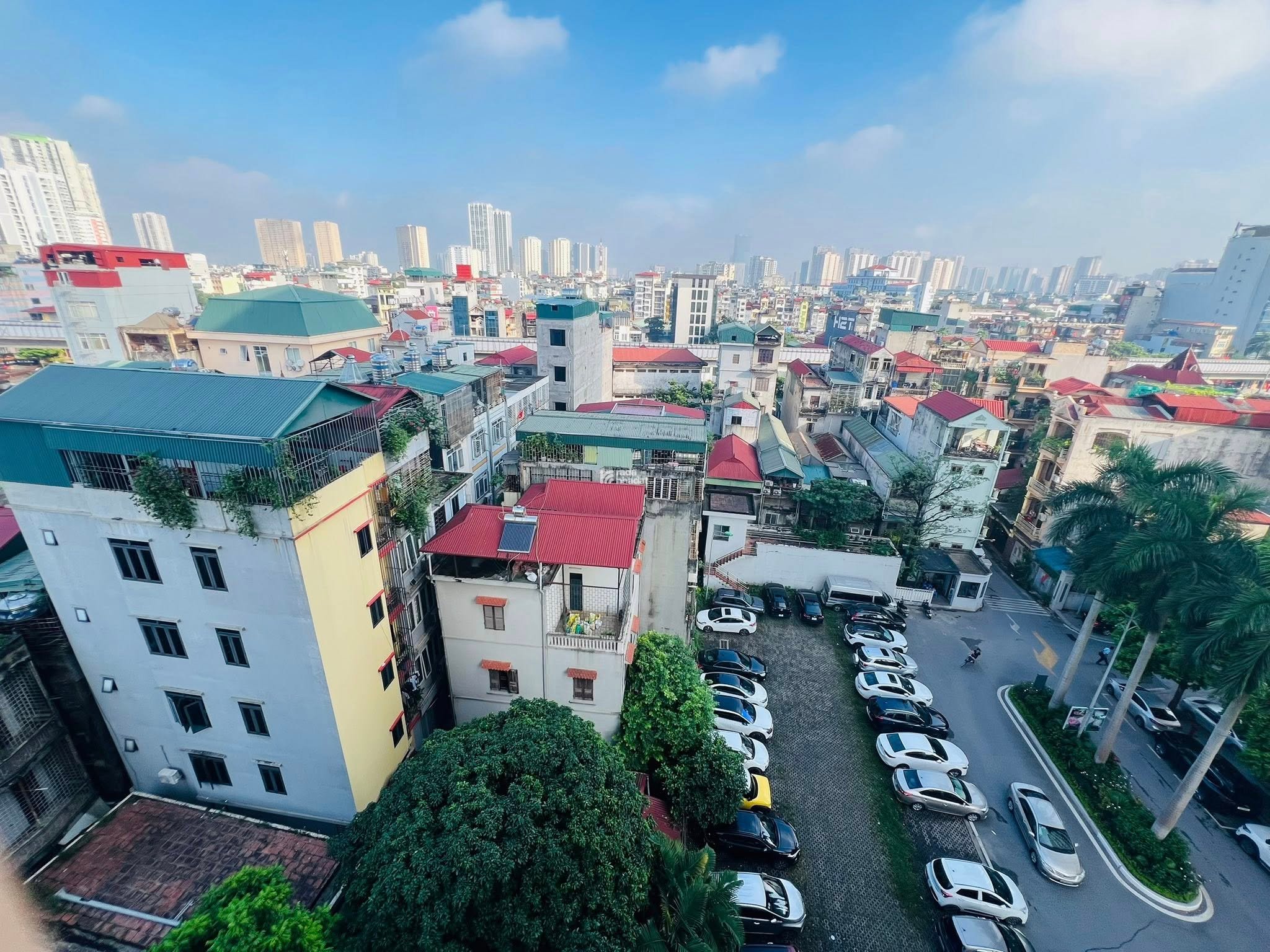 HIẾM NHÀ BÁN - NHÀ ĐẸP - BAN CÔNG RỘNG - 2WC - KHUÔN VIÊN SIÊU RỘNG - Ô TÔ DỪNG ĐỖ NGÀY ĐÊM