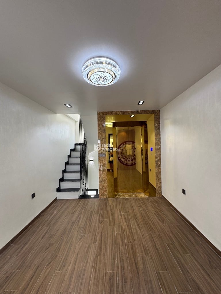 HIẾM - NHÀ NGỌC THUỴ 47M x 7 TẦNG - GARA - THANG MÁY - NGÕ THÔNG - FULL NỘI THẤT XỊN XÒ 