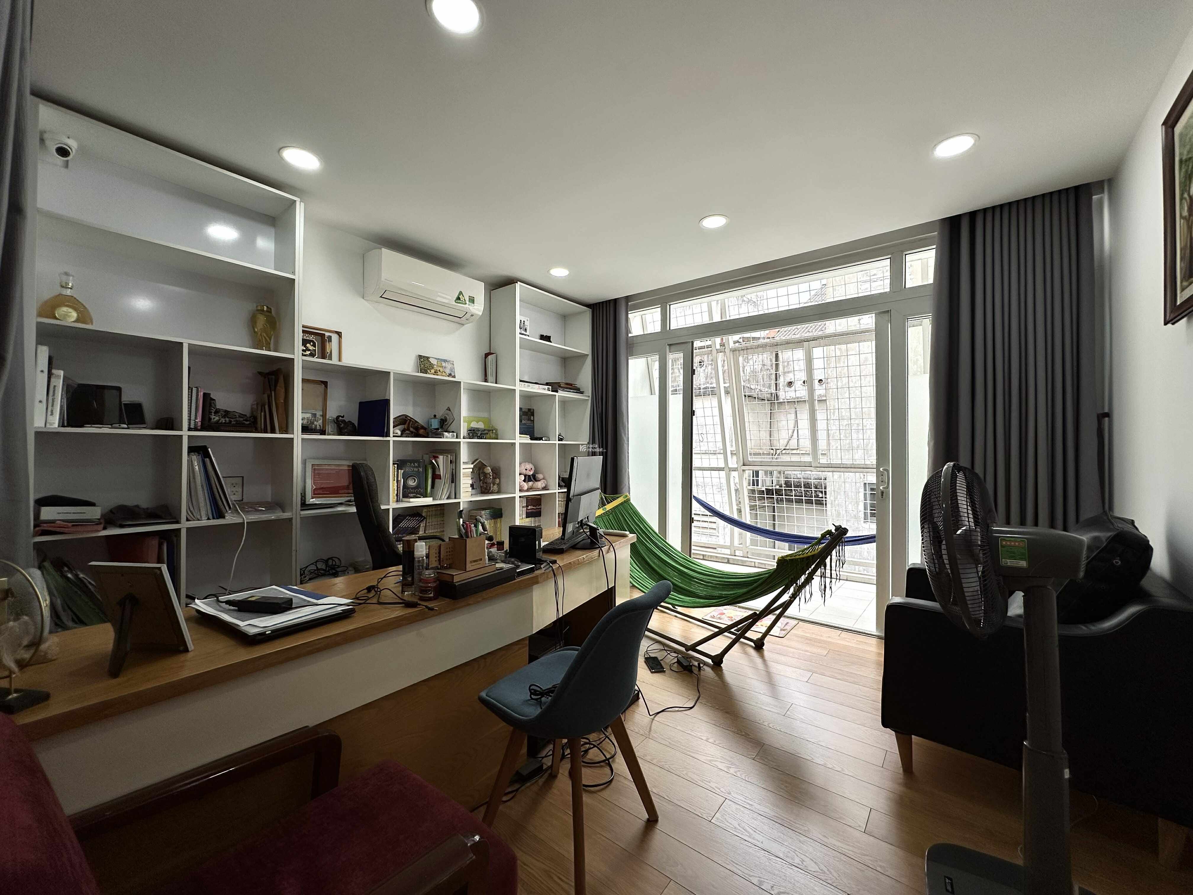 KHÔNG NHÀ BÁN - ĐỐI DIỆN NHÀ THỜ TÂN ĐỊNH, CẠNH CHỢ - NHÀ ĐẸP 5 TẦNG - 70M2 (4.2x16.5) - 21.8 TỶ