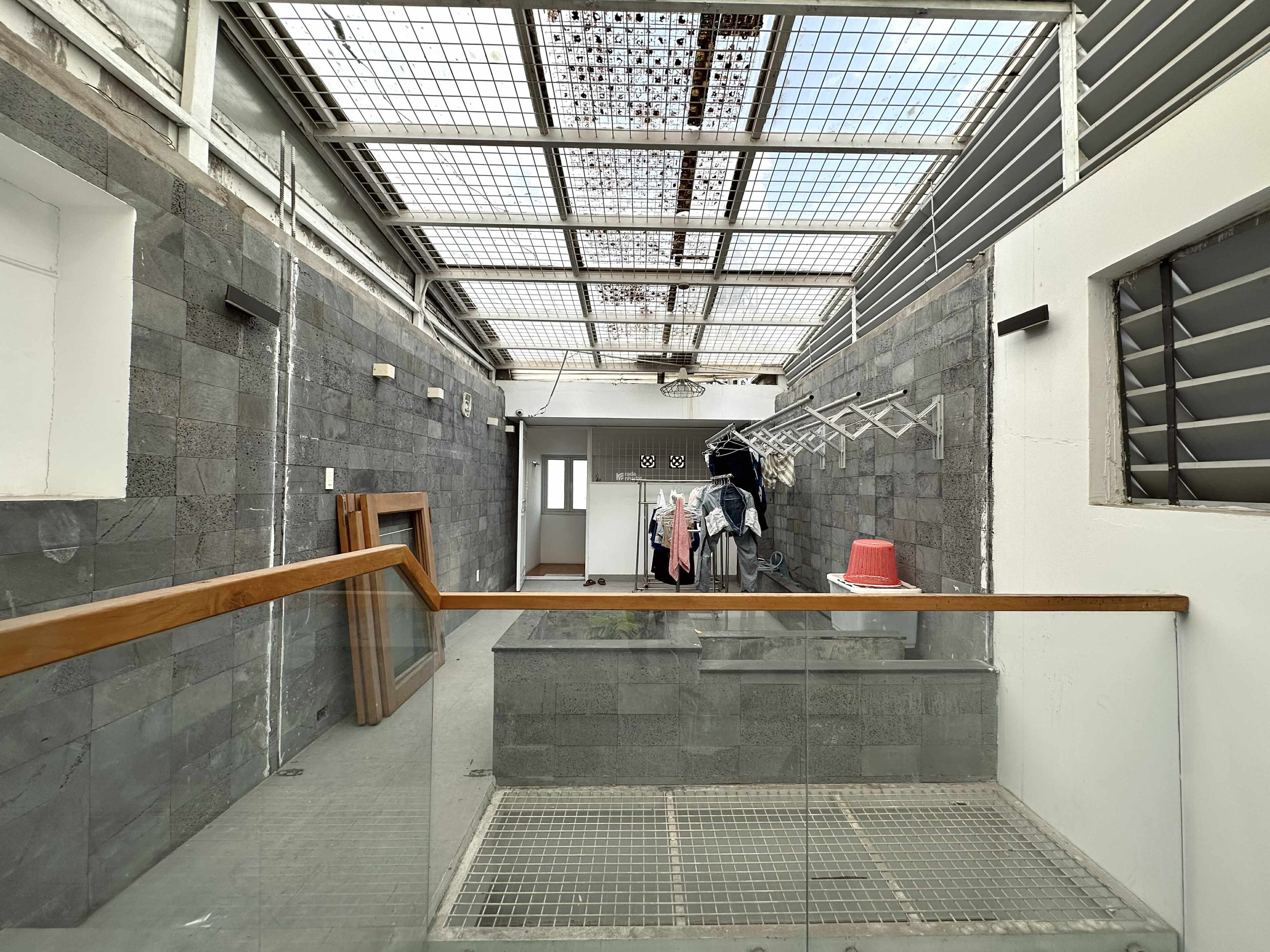 KHÔNG NHÀ BÁN - ĐỐI DIỆN NHÀ THỜ TÂN ĐỊNH, CẠNH CHỢ - NHÀ ĐẸP 5 TẦNG - 70M2 (4.2x16.5) - 21.8 TỶ