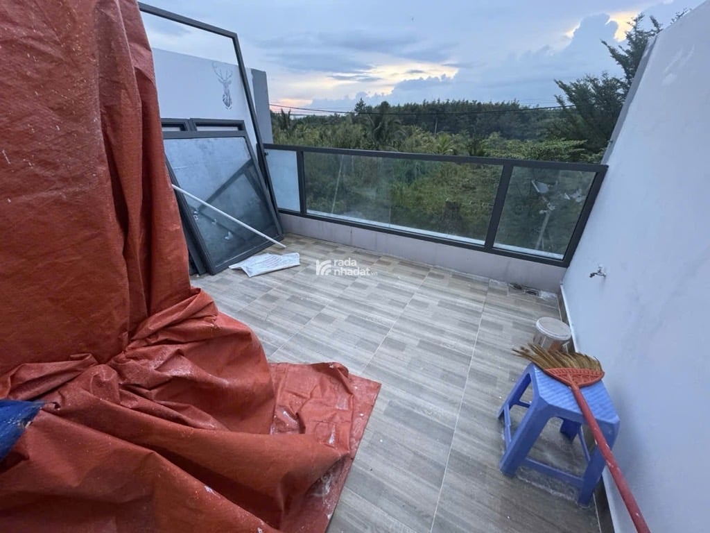 3.35 tỷ tl - Nhà mới 52m2 - KDC mới - Đường 9m - 5p Vinhomes, Nguyễn Duy Trinh 