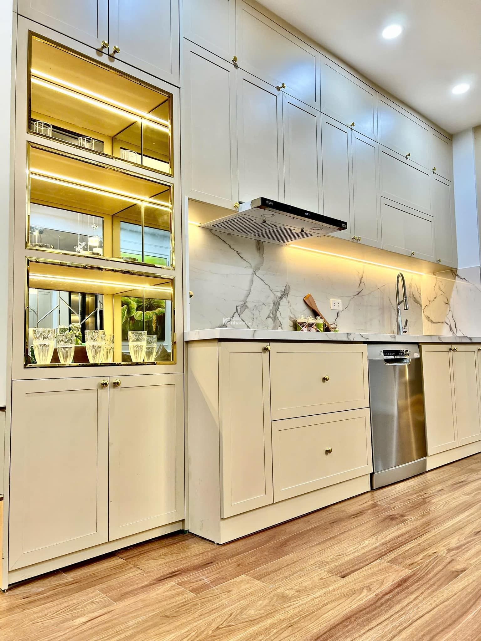Chính chủ cần cho thuê căn 2pn 2vs 70m2, full nội thất giá 10tr tại Tháp Doanh Nhân