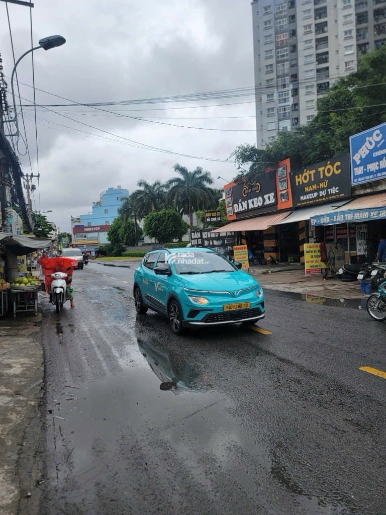 QUẬN TÂN PHÚ 6x20 1 TRỆT 3 LẦU SÂN THƯỢNG