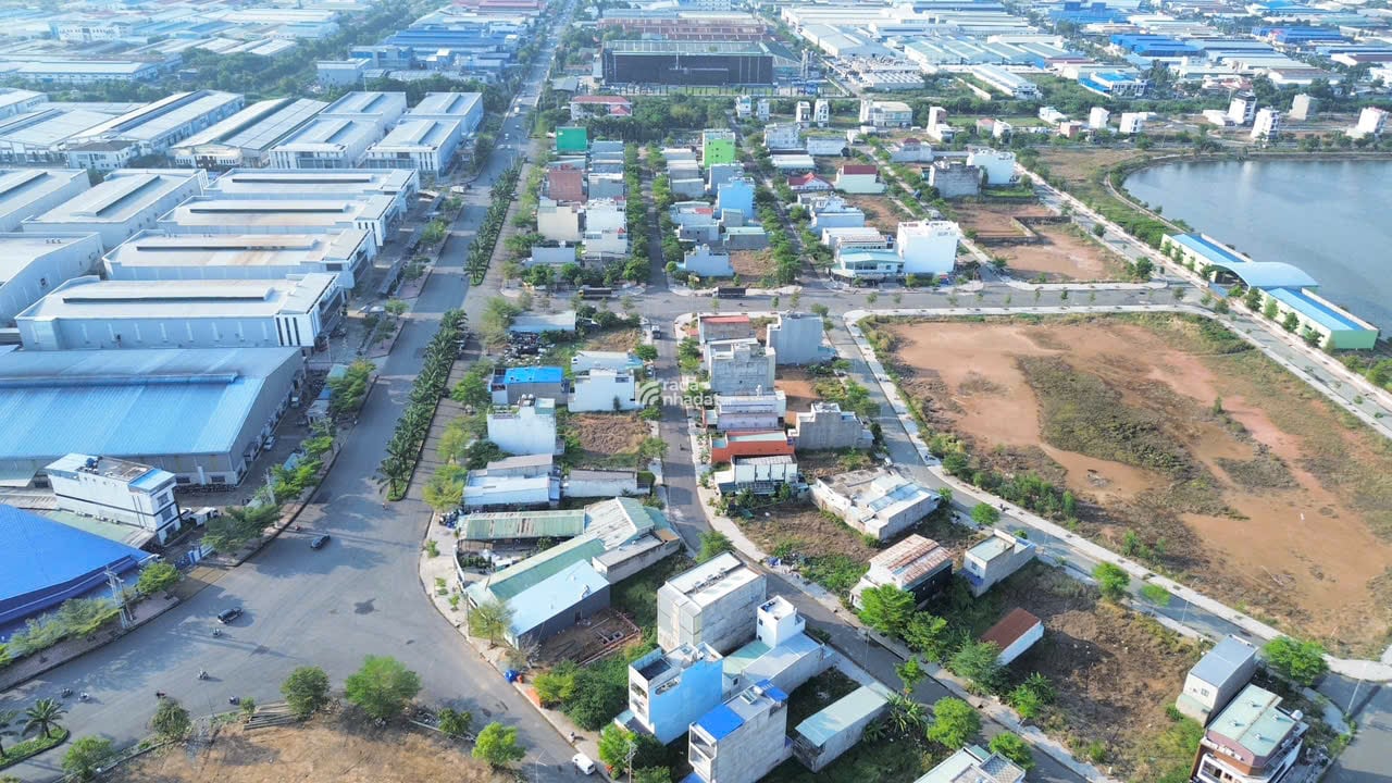 Bán đất đẹp 1,945 tỷ, 130m2 tại Trần Văn Giàu, Đức Hoà Hạ, Long An