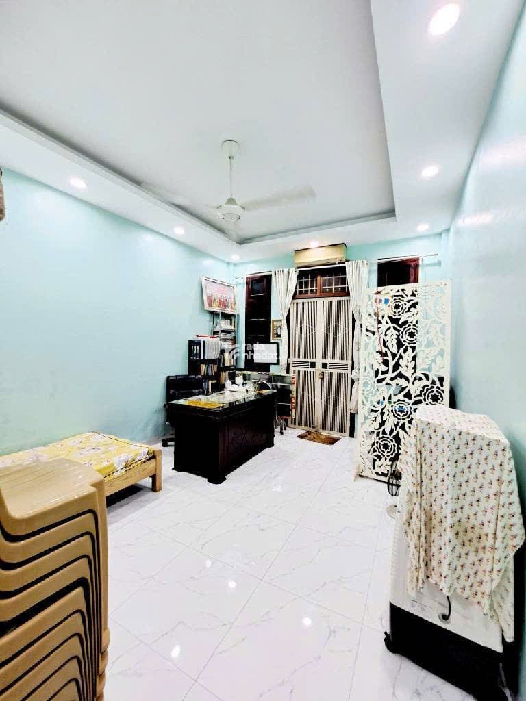 Bán gấp nhà Đội Cấn ngõ thông gần phố kinh doanh 39m2 giá 10.5 tỷ