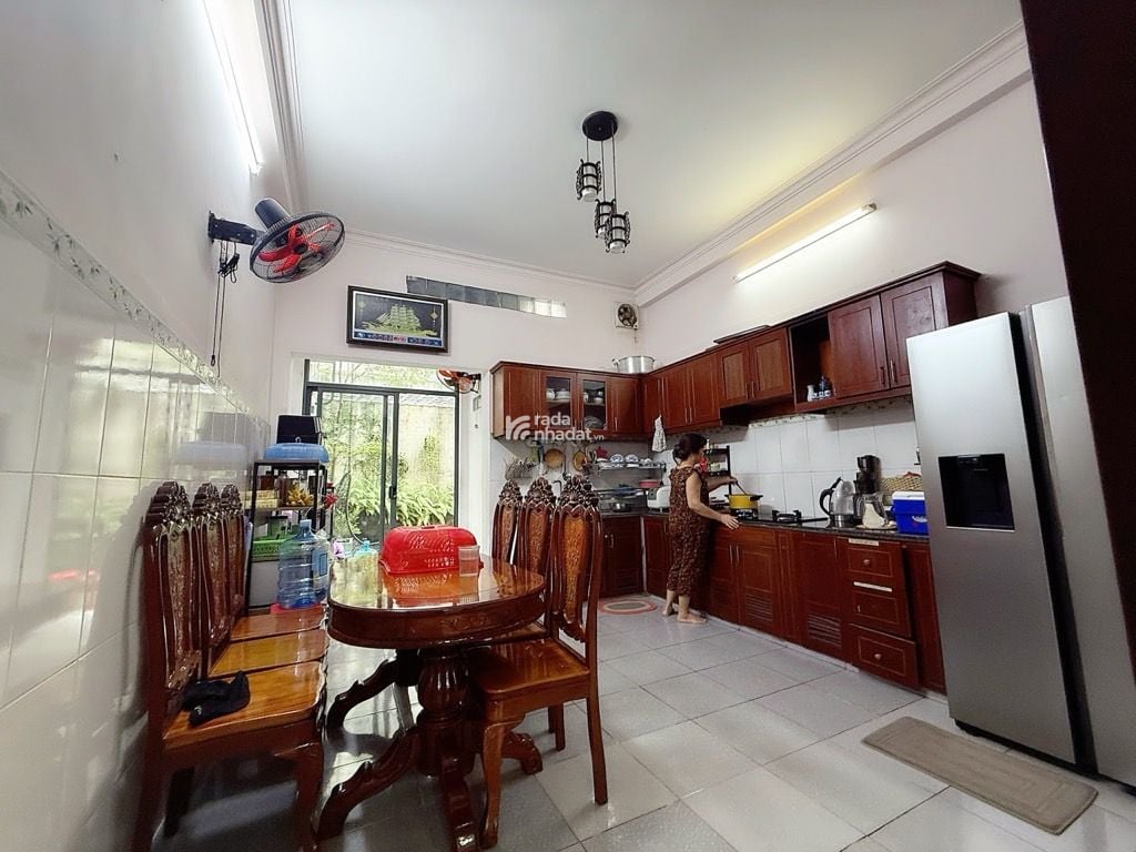 Bán nhà 3 tầng, hẻm ô tô, đường Man Thiện, Quận 9, chỉ 6.5 tỷ