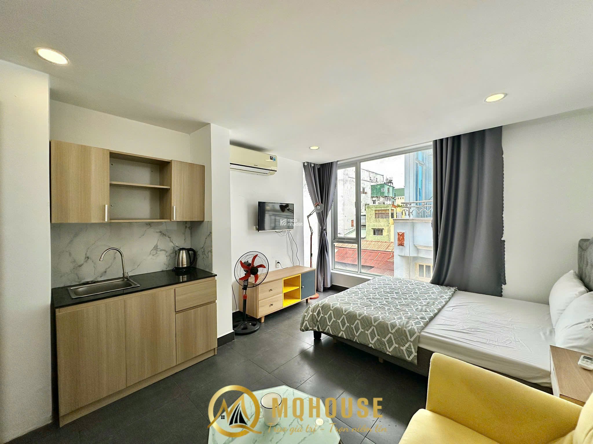 Cho thuê căn hộ quận 1, đầy đủ nội thất, cửa sổ thoáng
