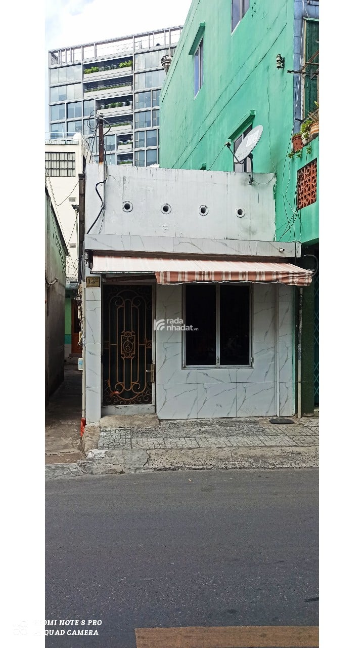 Cần bán nhà mặt tiền trung tâm Q.1