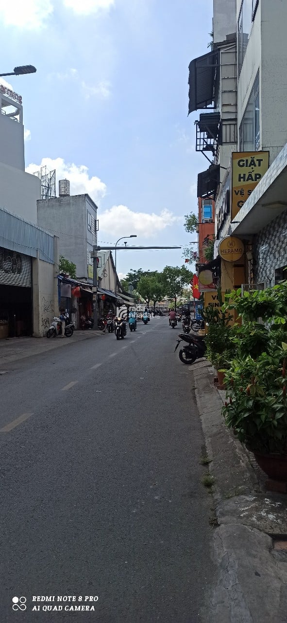 Cần bán nhà mặt tiền trung tâm Q.1