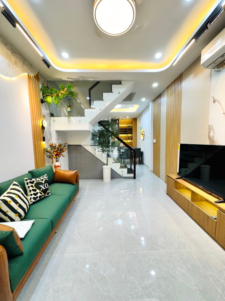 SÁT SÂN BAY, HẺM XE HƠI HOÀNG VĂN THỤ, PHÚ NHUẬN, 37M2 CÓ KC Ở NGAY. GIẢM 350TR CHỈ CÒN 8.85T