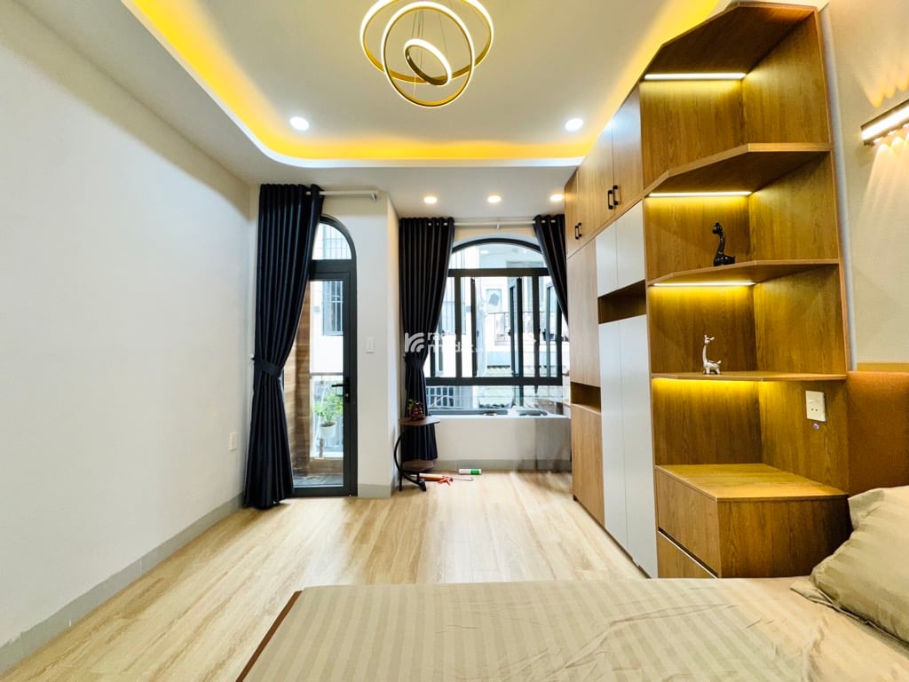 SÁT SÂN BAY, HẺM XE HƠI HOÀNG VĂN THỤ, PHÚ NHUẬN, 37M2 CÓ KC Ở NGAY. GIẢM 350TR CHỈ CÒN 8.85T