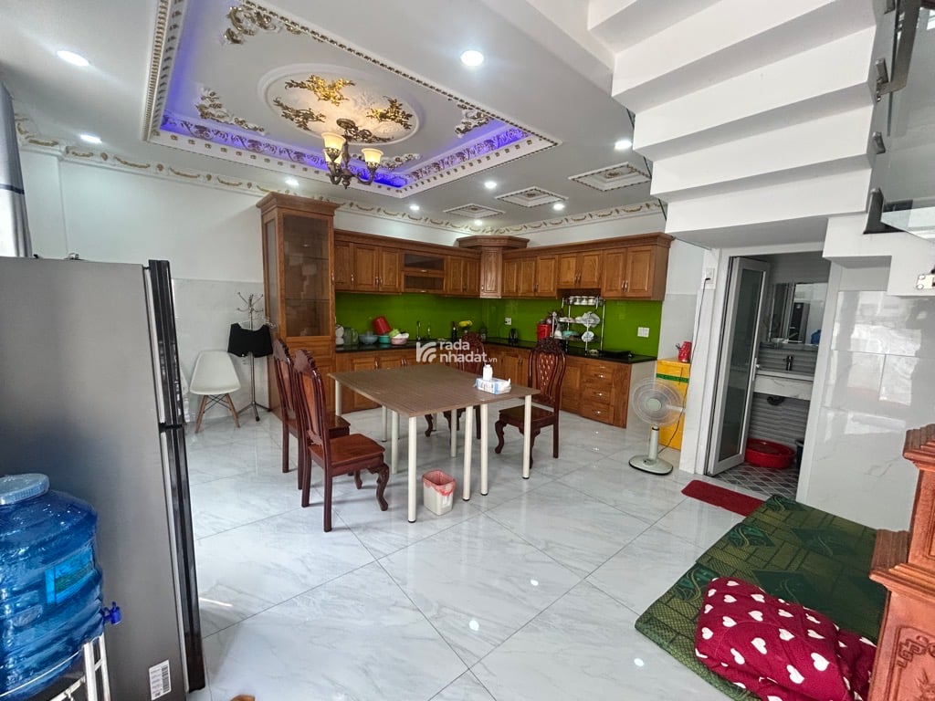 BÁN NHÀ 5 TẦNG 91M2 11.5 TỶ HẺM 10M LÔ GÓC KINH DOANH NGAY TÊN LỬA TỈNH LỘ 10 
