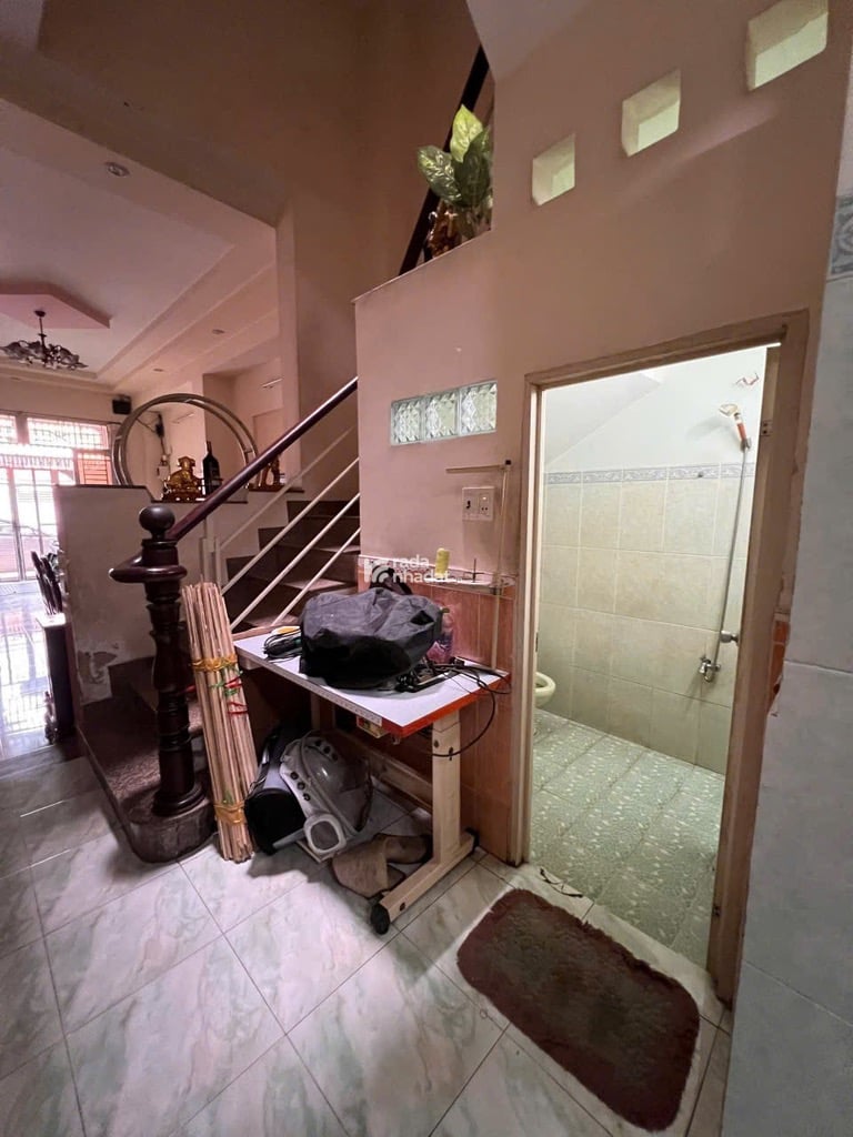 Trung tâm quận Tân Phú di.ra nhà ga T3 sân bay Tân Sơn Nhất 15 phút đi chuyển,...