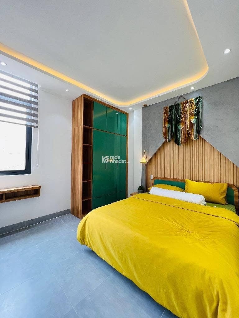 SOS! Cần bán nhà HXH sẵn dòng tiền 18tr/tháng, giá 4.25 tỷ, đường Nguyễn Khoái, phường 2, Quận 4