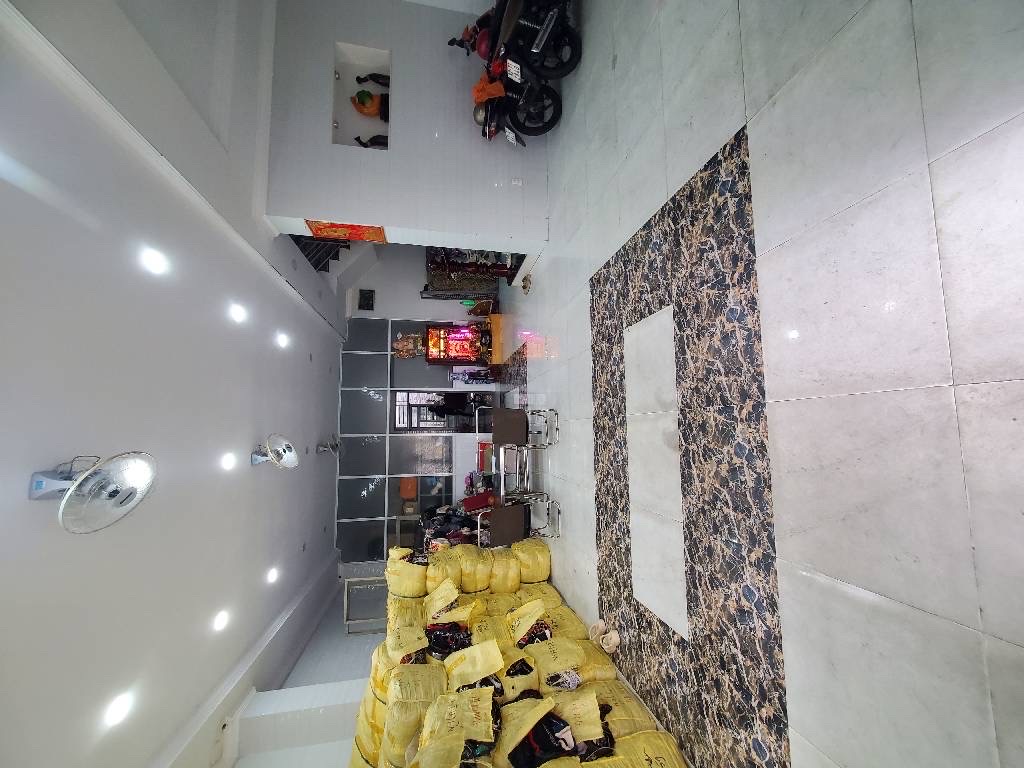 CÁCH MẶT TIỀN PHÚ THỌ HÒA CHỈ 1 CĂN -  XE HƠI NGỦ TRONG NHÀ - 127M2 - NGANG 8,5M - 4 TẦNG XÂY TÂM H