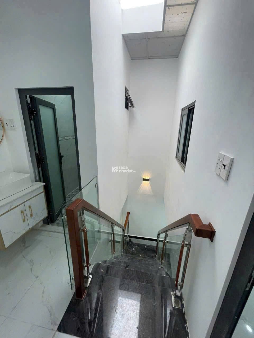CHỦ MỚI SỬA LẠI NHÀ HẾT HĐ THUÊ CẦN ĐẨY NHANH NGAY PHƯỜNG 5 CŨ GÒ VẤP ĐƯỜNG HUỲNH KHƯƠNG AN HẺM 87