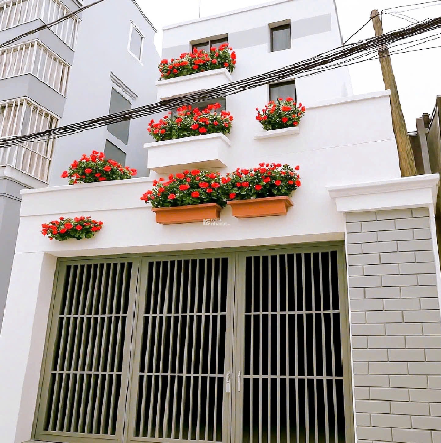 Nhà đẹp Cách Mạng Tháng Tám - QUẬN 10 -4.8 x 21 m - 14 tỷ