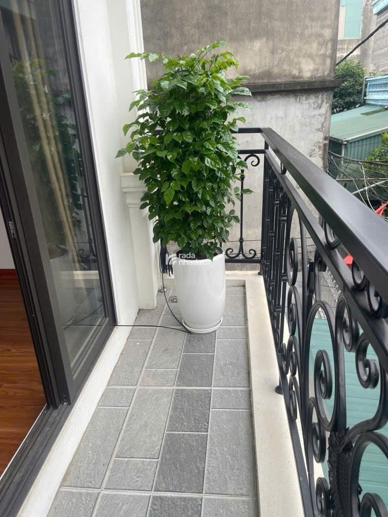 TÀI CHÍNH HƠN 7Đ SỞ HỮU NGAY NHÀ ĐẸP THẠCH BÀN -LONG BIÊN 