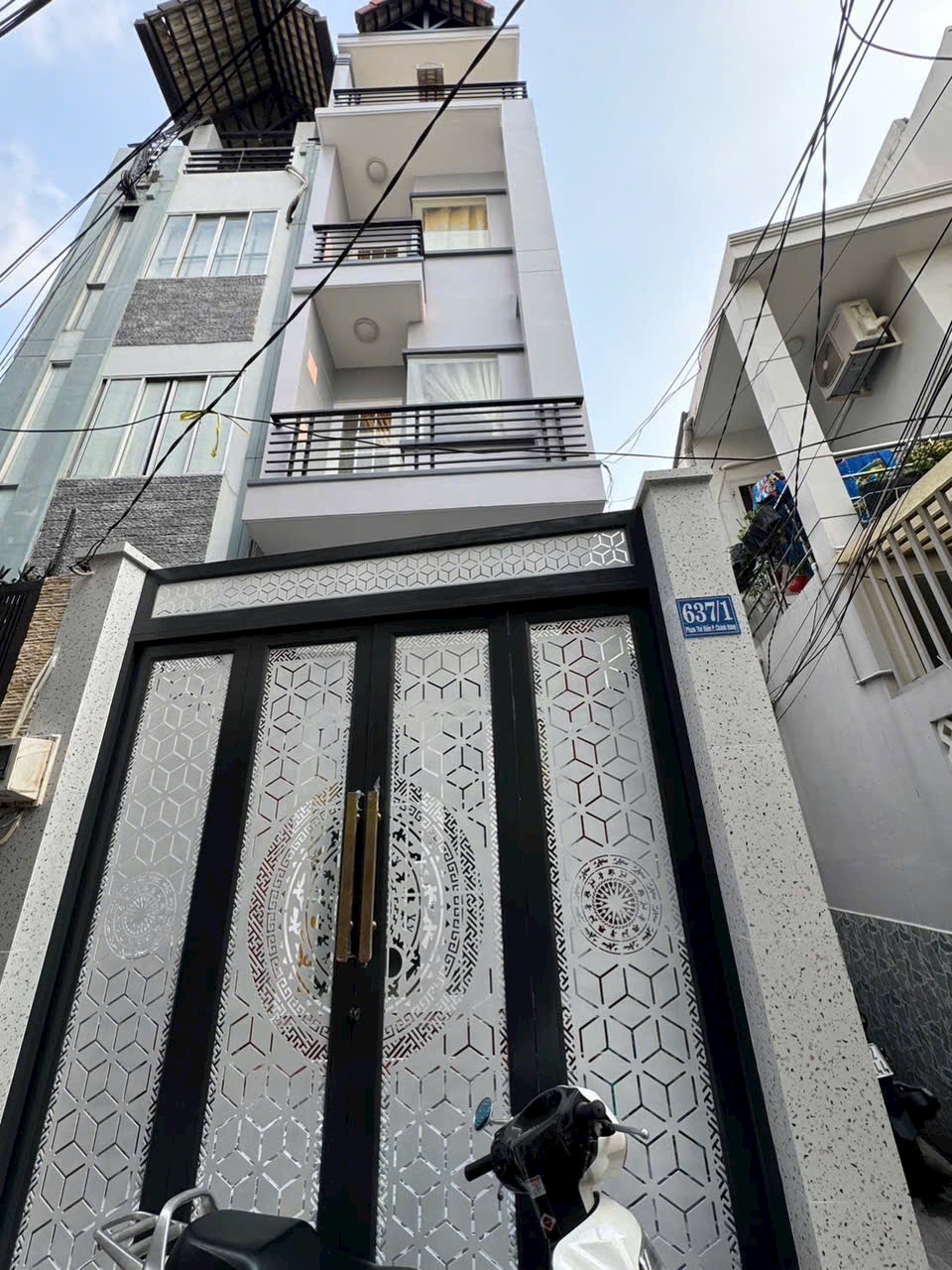 BÁN NHÀ MỚI HẺM PHẠM THẾ HIỂN P4 Q8