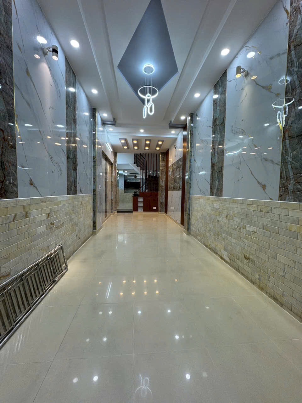BÁN NHÀ MỚI HẺM PHẠM THẾ HIỂN P4 Q8