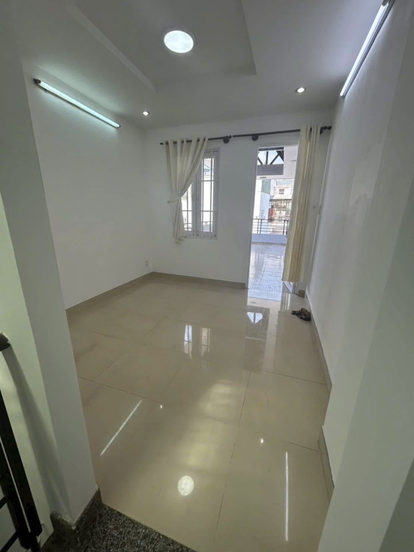 BÁN NHÀ MỚI HẺM PHẠM THẾ HIỂN P4 Q8