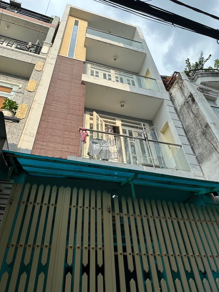 VUÔNG VỨC - 4 TẦNG BTCT - 4 PHÒNG NGỦ