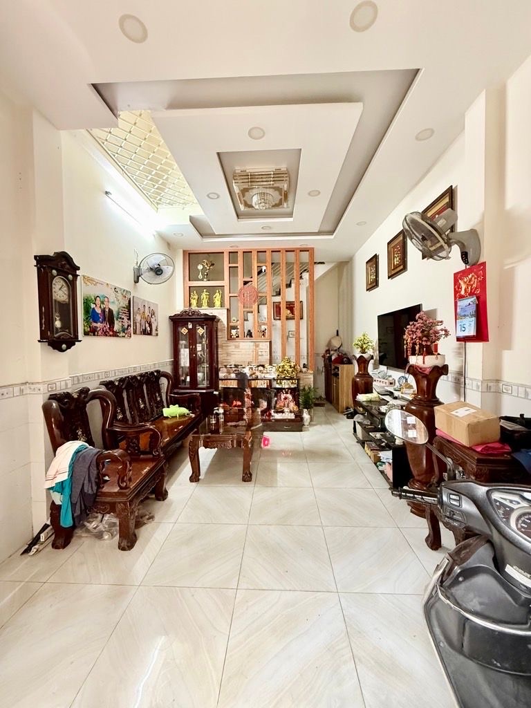 Diện tích: 5m x 16m  80m2 Kết cấu: 4 tầng, xây kiên cố, thiết kế thông minh