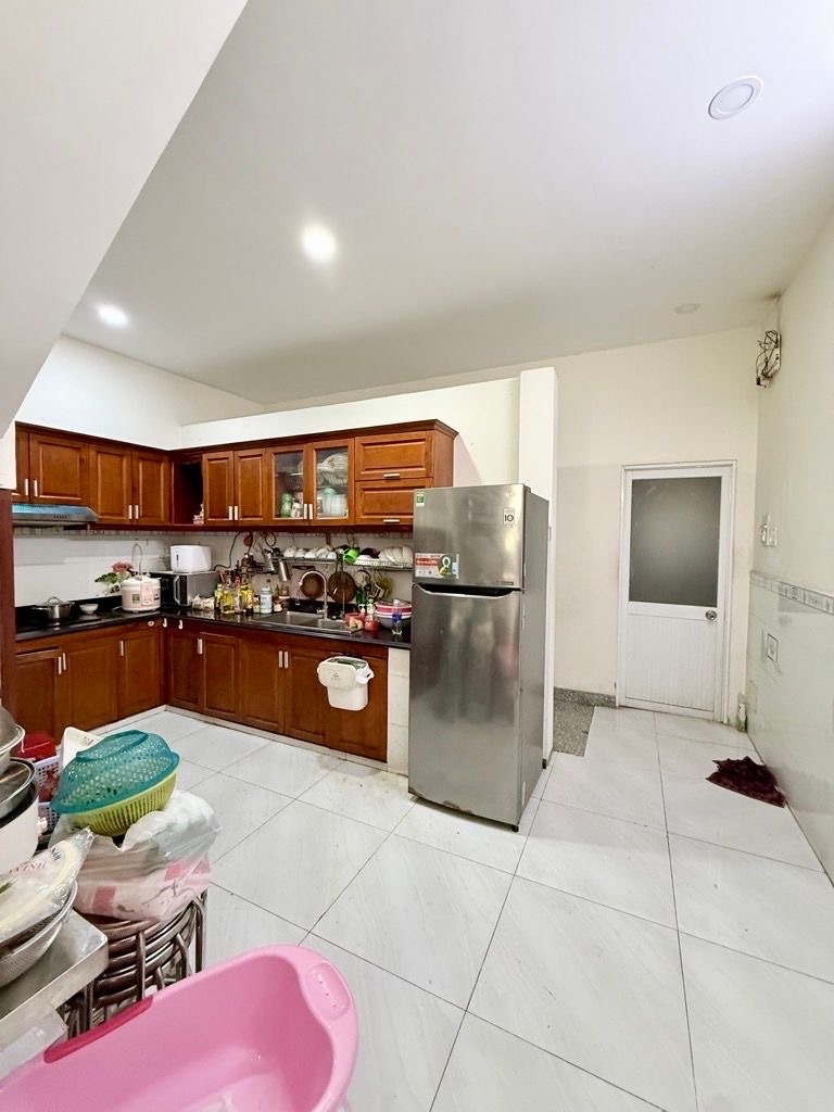 Diện tích: 5m x 16m  80m2 Kết cấu: 4 tầng, xây kiên cố, thiết kế thông minh