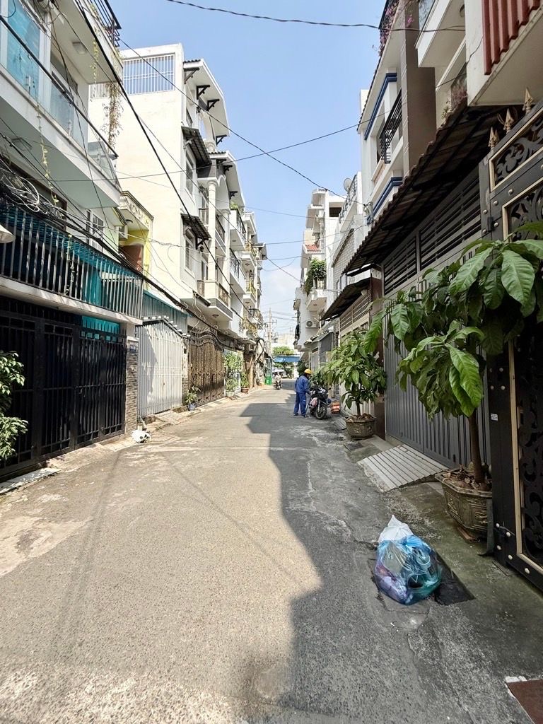 Diện tích: 5m x 16m  80m2 Kết cấu: 4 tầng, xây kiên cố, thiết kế thông minh