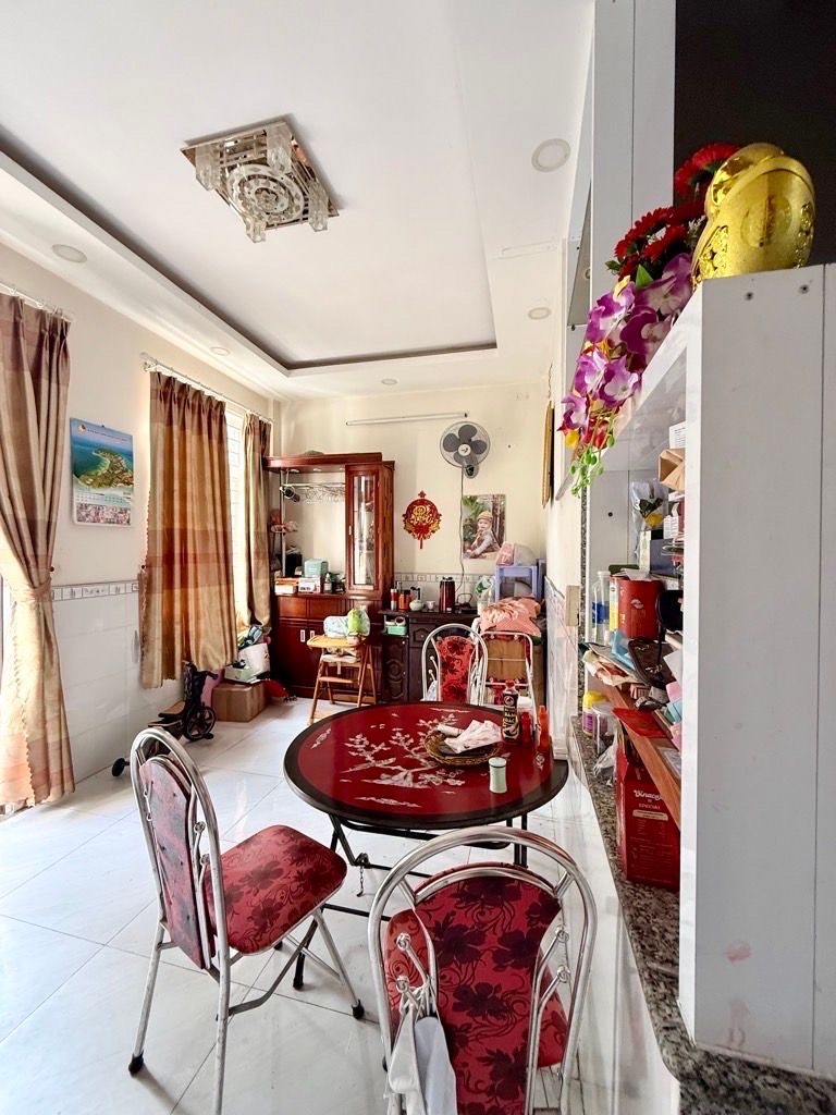 Diện tích: 5m x 16m  80m2 Kết cấu: 4 tầng, xây kiên cố, thiết kế thông minh