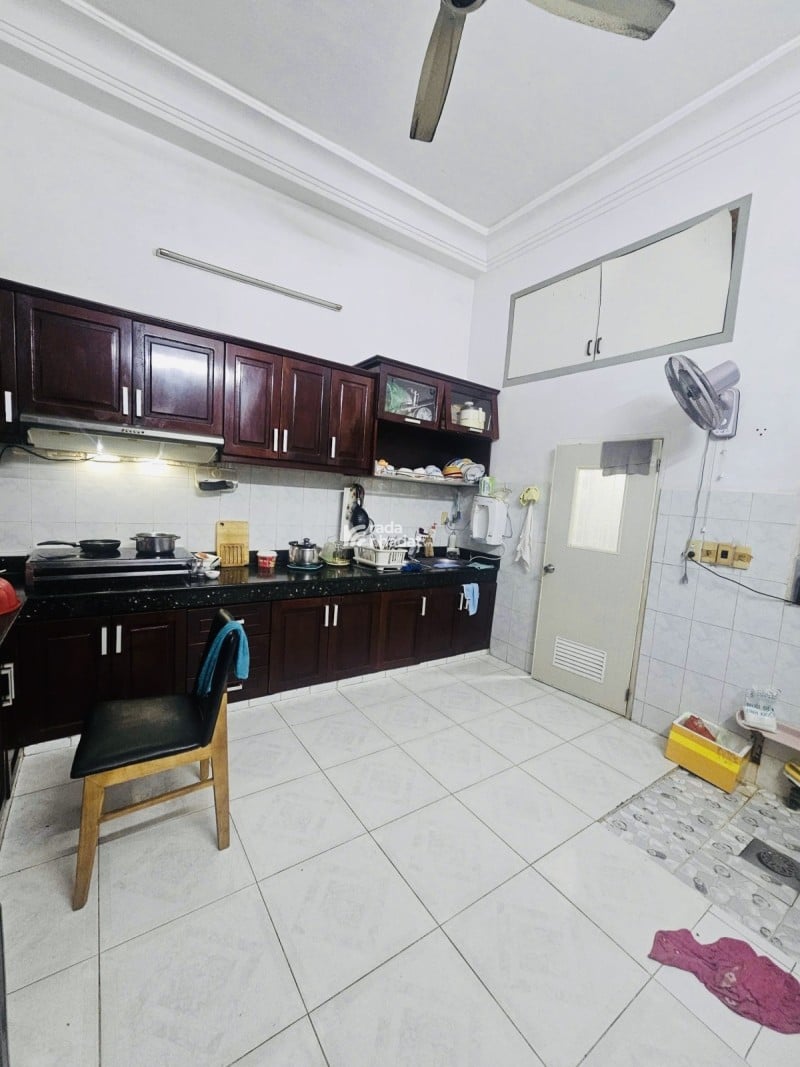 Bán nhà hẻm 8m Thành Thái-ngang 4.2m-6PN-sổ vuông-nhà mới-khu phân lô-giá tốt