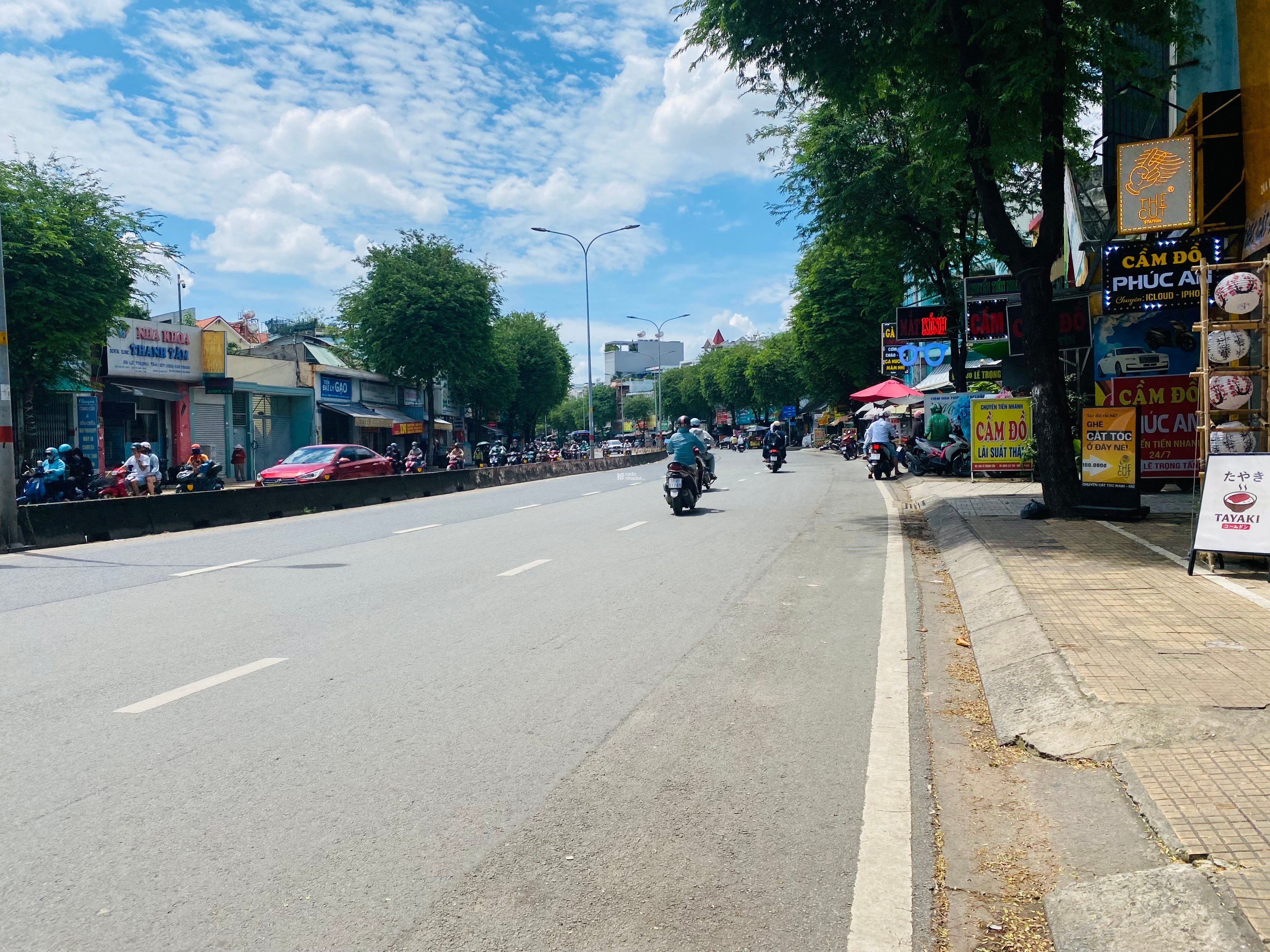  Bán nhà Lê Trọng Tấn, Lô Góc, 75m2, Hẻm Xe Hơi Tận Cửa, Chỉ 4.85 Tỷ