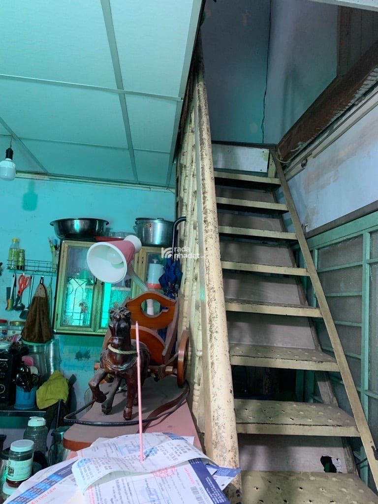  Bán nhà Lê Trọng Tấn, Lô Góc, 75m2, Hẻm Xe Hơi Tận Cửa, Chỉ 4.85 Tỷ