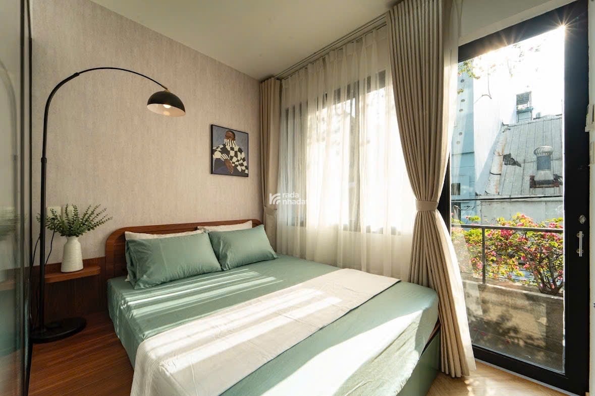 CĂN HỘ 1PN BAN CÔNG LỚN NGAY TRUNG TÂM QUẬN 1 FULL NỘI THẤT