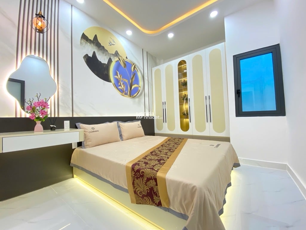 Bán nhà Trần Thái Tông,Nhà mới đẹp,Giá chỉ hơn 4 tỷ 