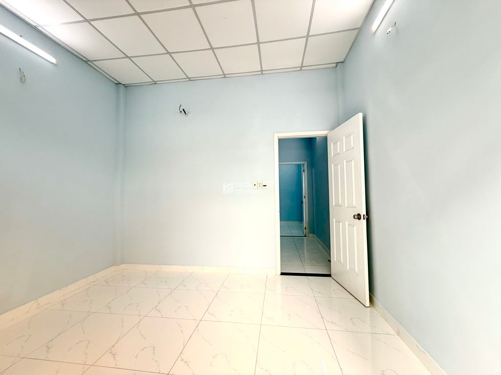 BÁN NHÀ TÂN BÌNH  HOÀNG BẬT ĐẠT  TRẦN THỊ TRỌNG  43M2 (4x9)  HẺM 4M  4 TỶ