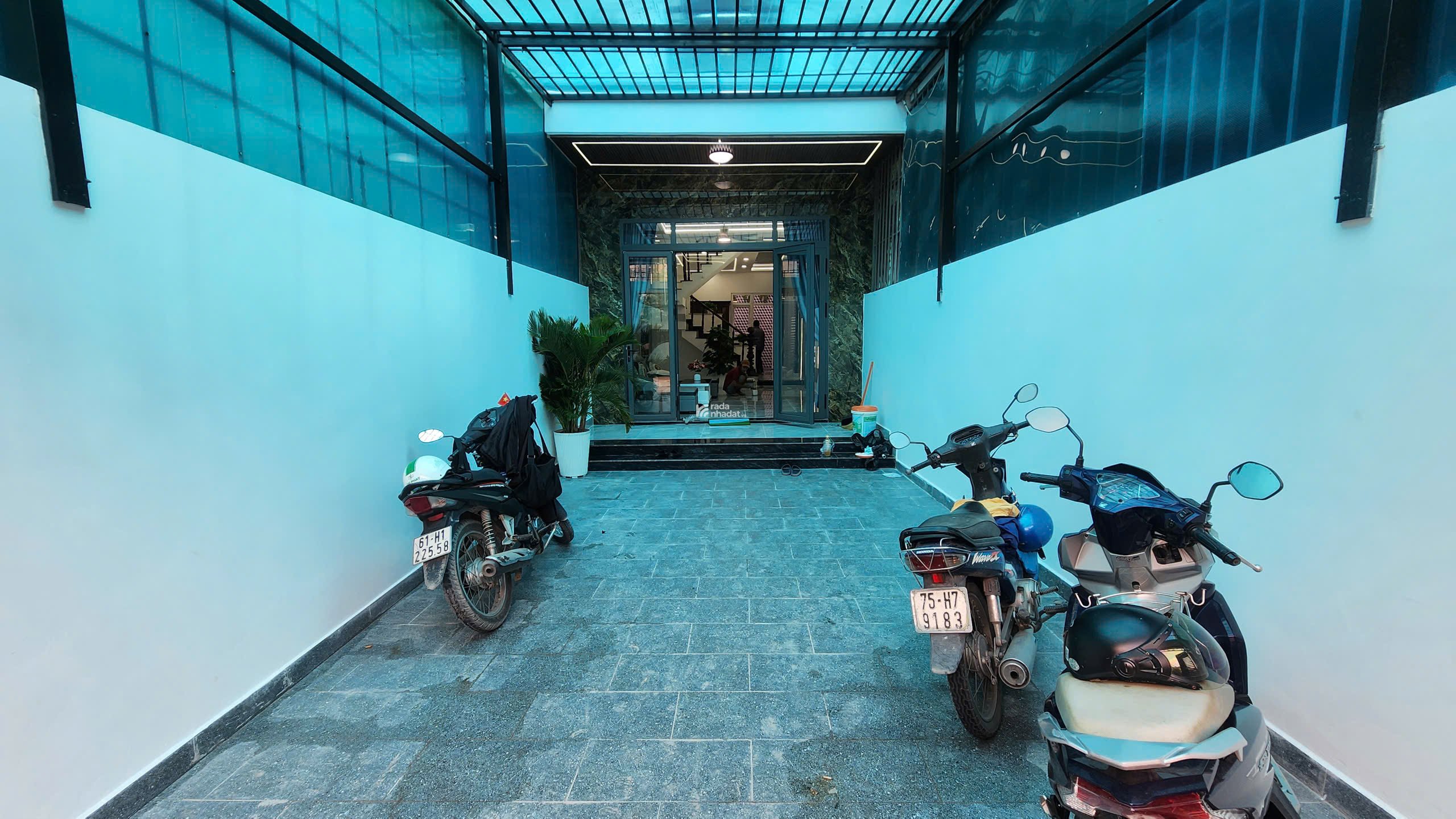 BÁN NHÀ ĐẸP 1 TRỆT 3 LẦU 4X25M - SÂN XE HƠI RỘNG - GẦN HÀ HUY GIÁP 