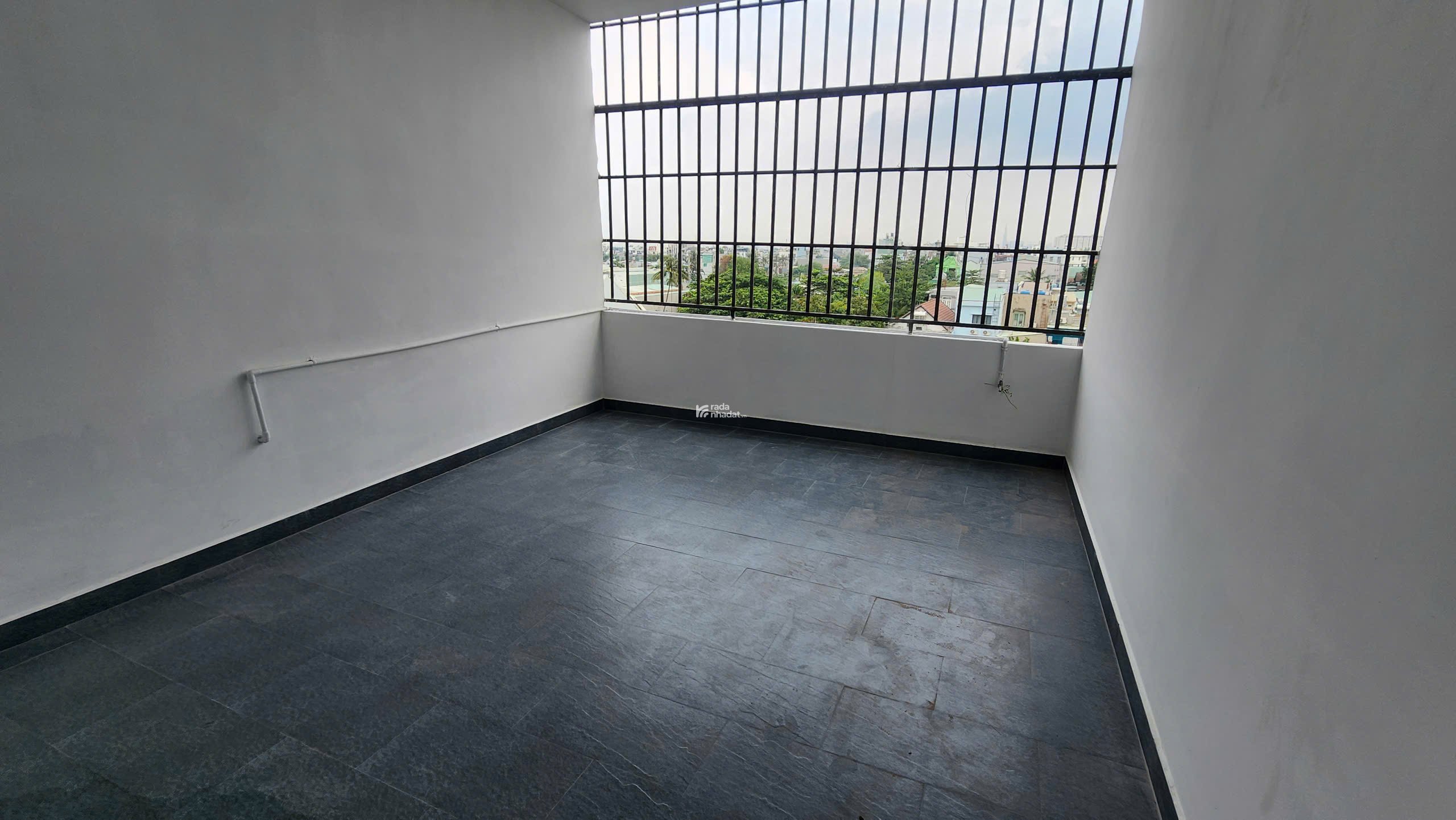 BÁN NHÀ ĐẸP 1 TRỆT 3 LẦU 4X25M - SÂN XE HƠI RỘNG - GẦN HÀ HUY GIÁP 