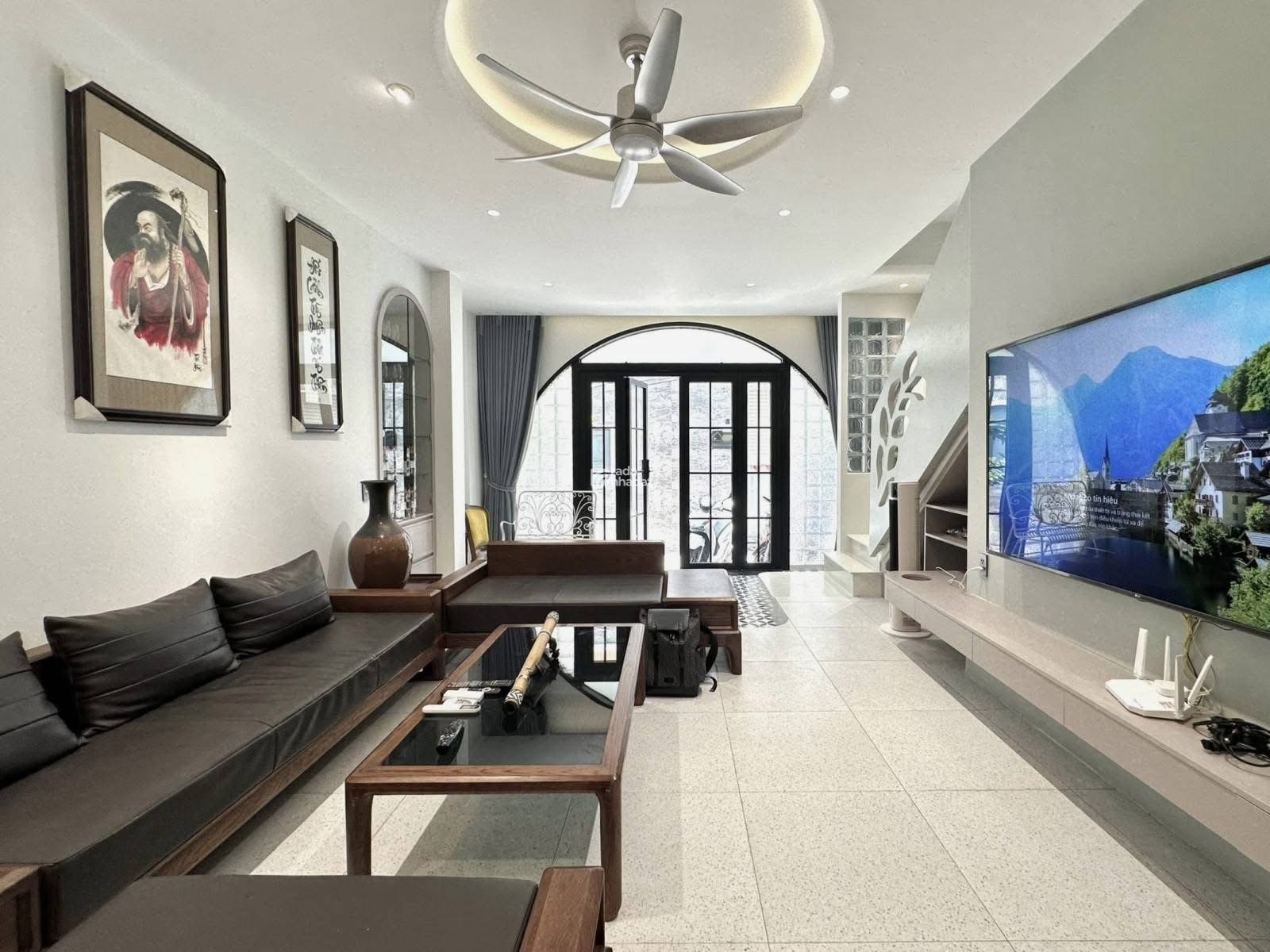 KẸT TIỀN!! Bán nhà Lý Tự Trọng, phường Bến Thành, Quận 1, Giá 6,29 tỷ- Gần chợ bến thành, sổ riêng