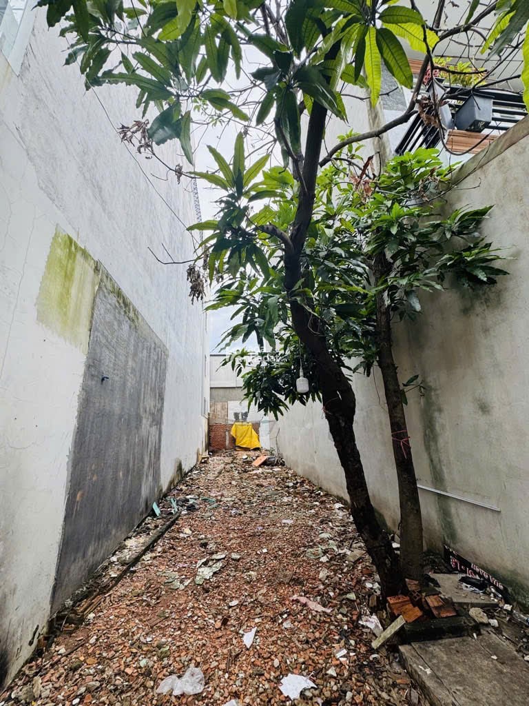 Bán Đất,Đường Bình Trị Đông,Cách Gần Chợ 300m (106m2 - 4x23) 6,8 Tỷ TL