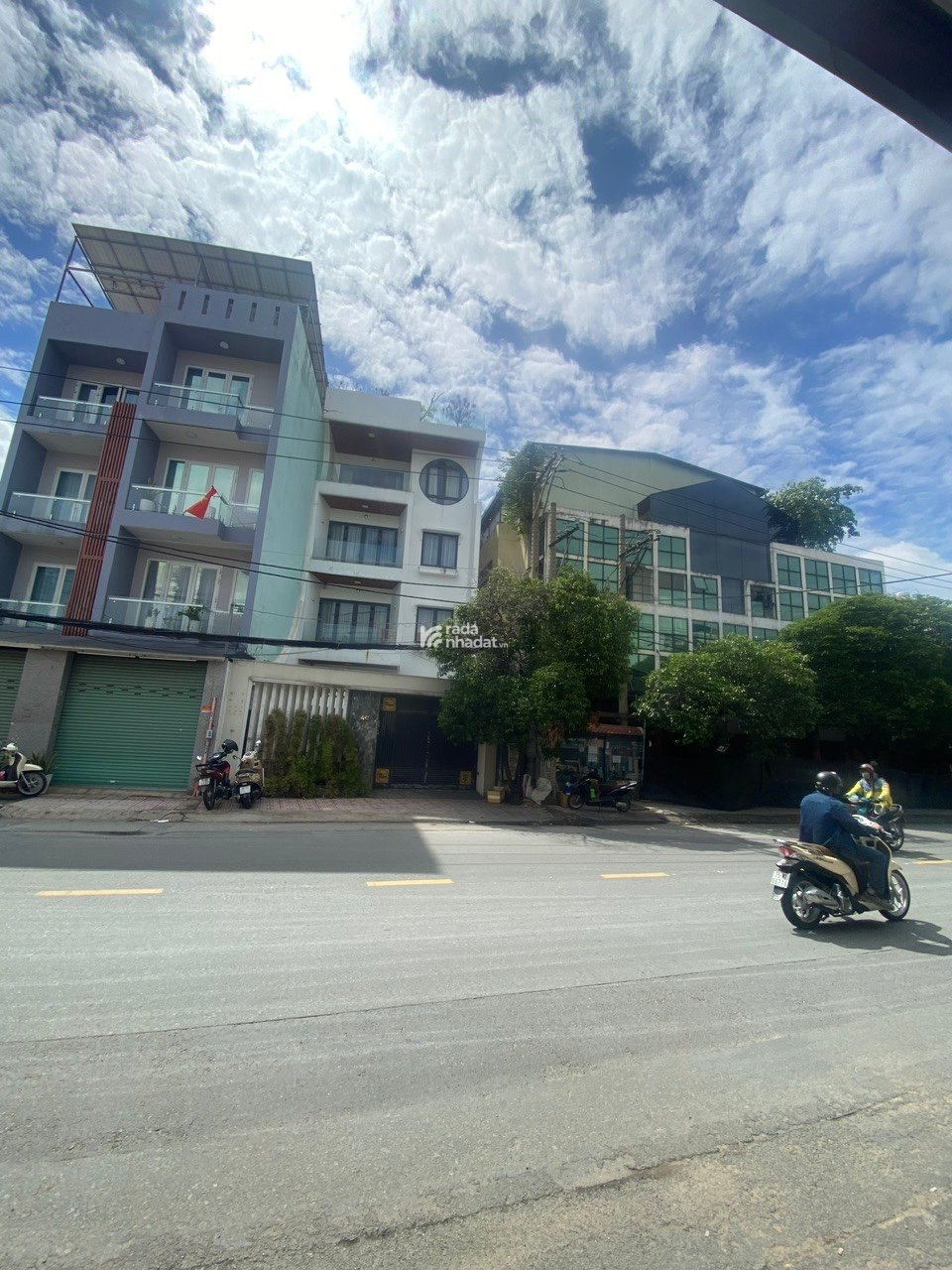 32 TỶ GIẢM CÒN 27 TỶ . BIỆT THỰ 5 TẦNG MT DƯƠNG ĐỨC HIỀN Q. TÂN PHÚ.7,5 x 24M 