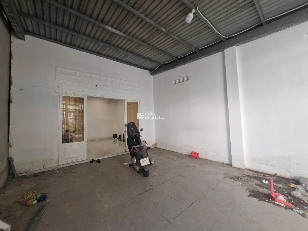 BÁN ĐẤT TẶNG NHÀ HẺM XE HƠI TRÁNH SÁT MẶT TIỀN GẦN TÔ NGỌC VÂN 5X26 NHỈNH 8 TỶ