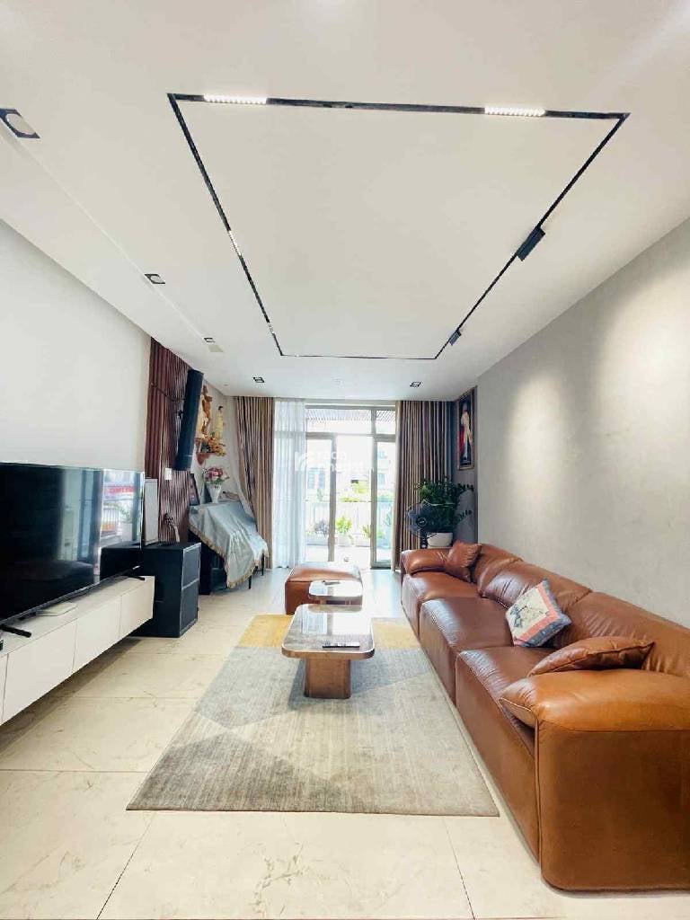 Mặt Tiền Lê Văn Phan, 1trệt 4lầu, 4 phòng ngủ, khu vực chợ vãi của Tân Phú